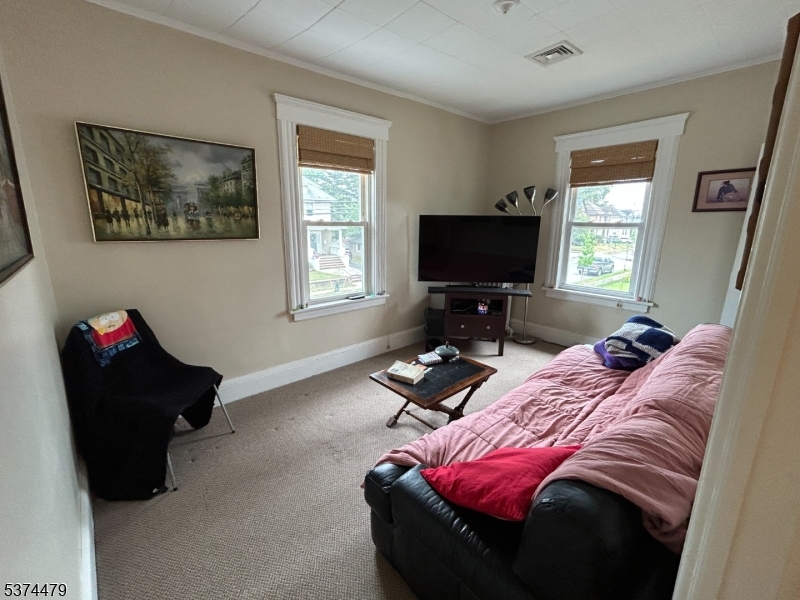 Hawthorne Boro, New Jersey, 07506, United States, 2 Bedrooms Bedrooms, ,2 BathroomsBathrooms,Residential,For Sale,1903261