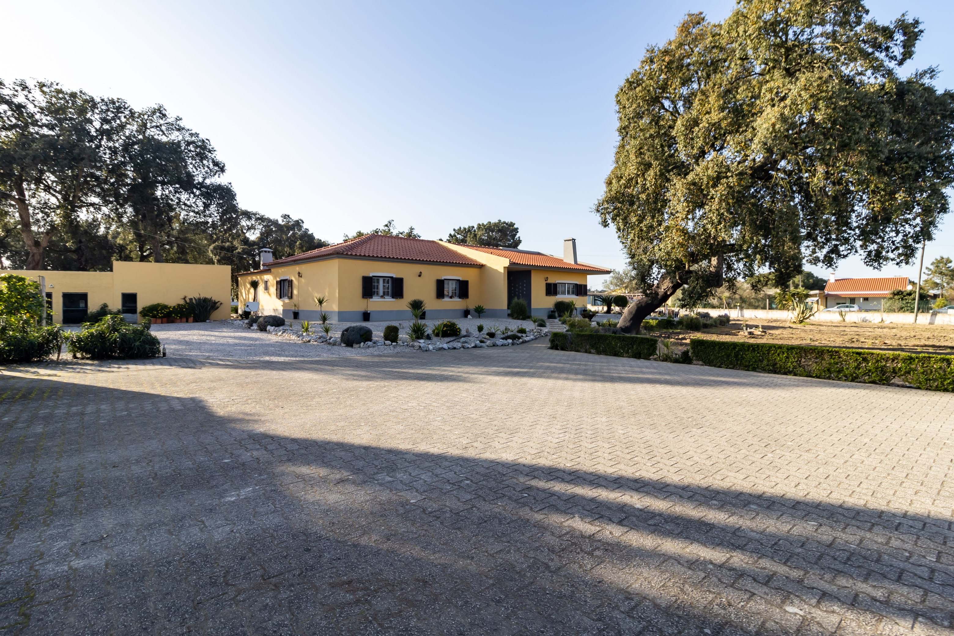 Palmela, Setúbal, 2950-502, PT, 4 Bedrooms Bedrooms, ,2 BathroomsBathrooms,Residential,For Sale,1698752