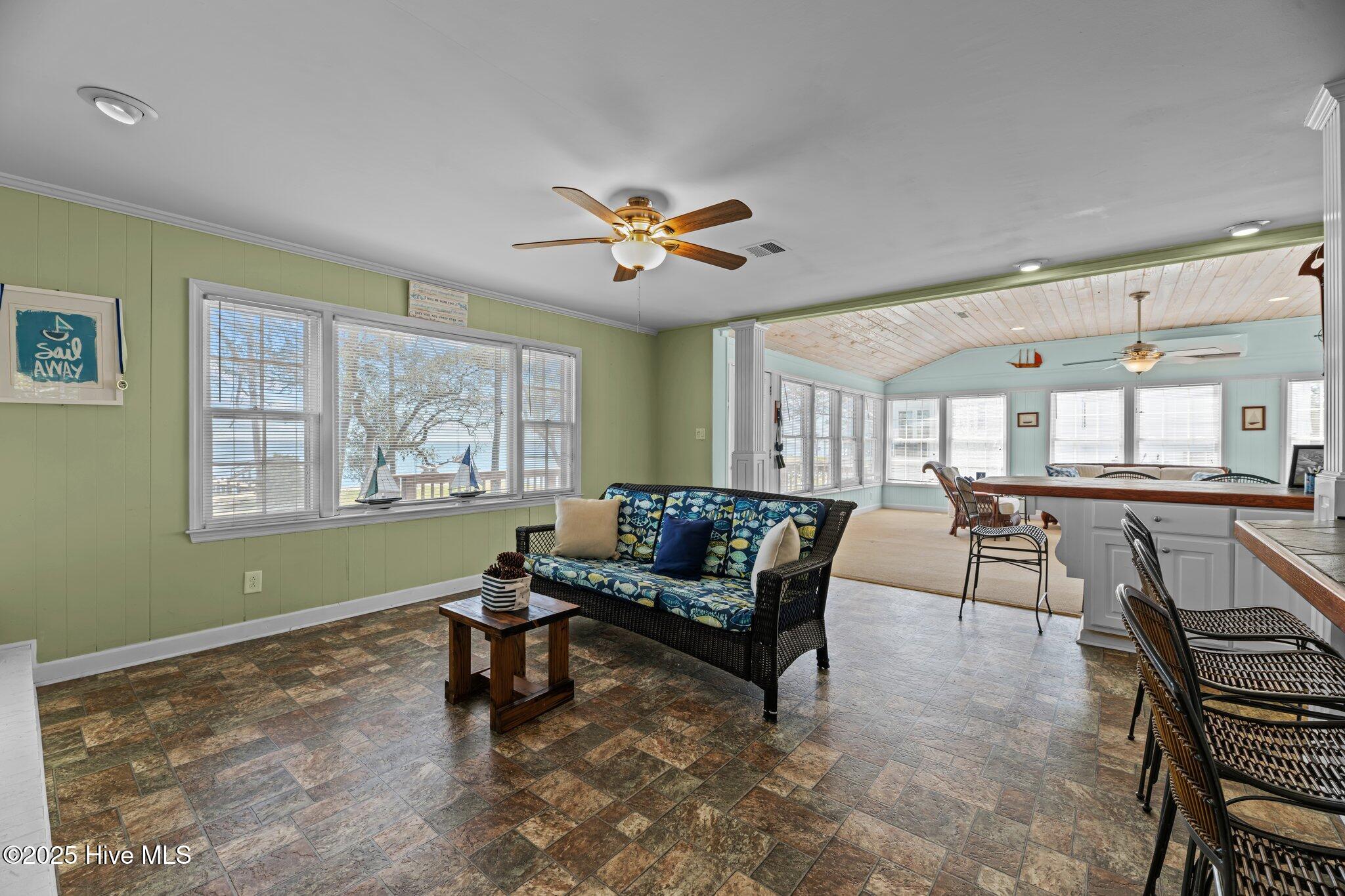 Oriental, North Carolina, 28571, United States, 3 Bedrooms Bedrooms, ,2 BathroomsBathrooms,Residential,For Sale,1761894