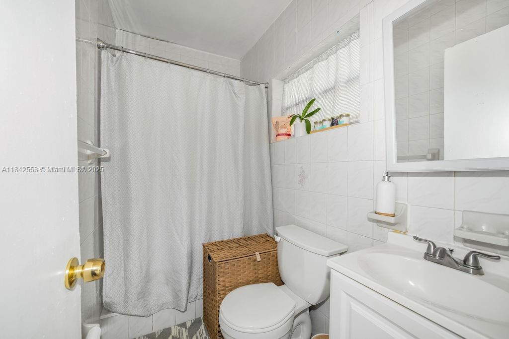 Miami, Florida, 33155, United States, 4 Bedrooms Bedrooms, ,3 BathroomsBathrooms,Residential,For Sale,1897707