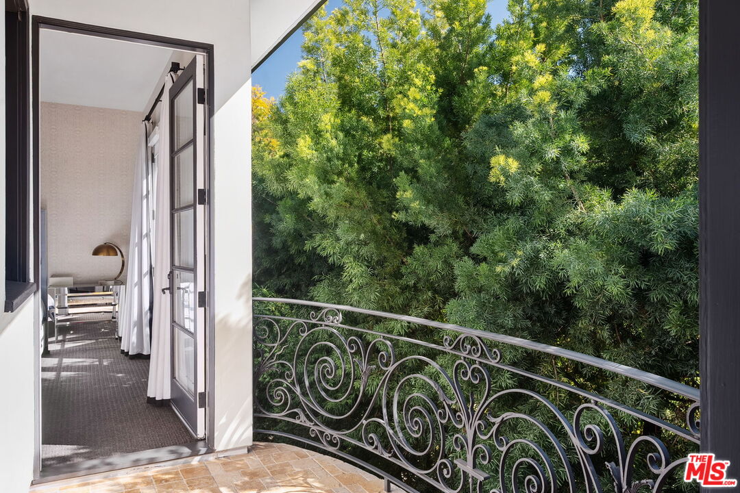 Beverly Hills Post Office, California, 90210, United States, 5 Bedrooms Bedrooms, ,6 BathroomsBathrooms,Residential,For Sale,1723543