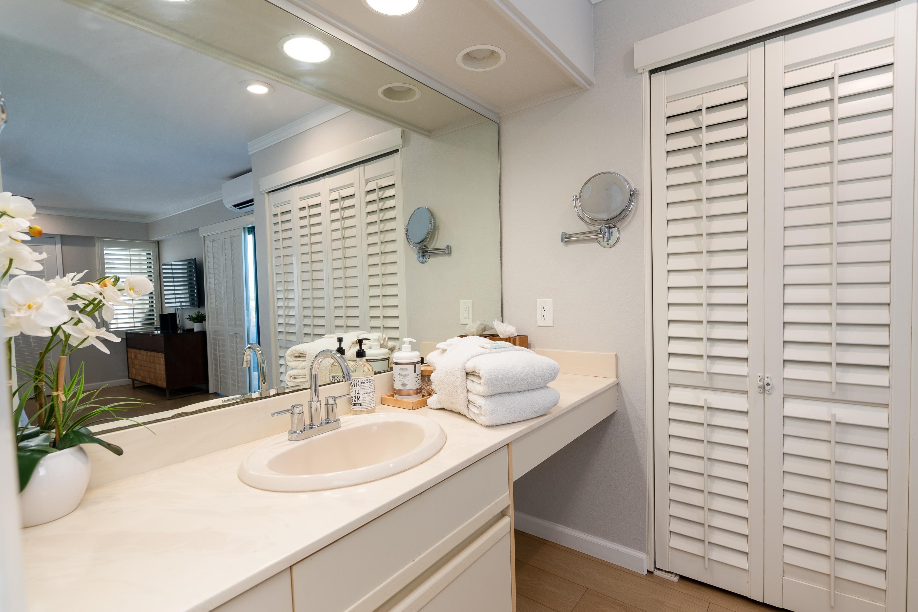 Kihei, Hawaii, 96753, United States, 1 Bedroom Bedrooms, ,2 BathroomsBathrooms,Residential,For Sale,2001614