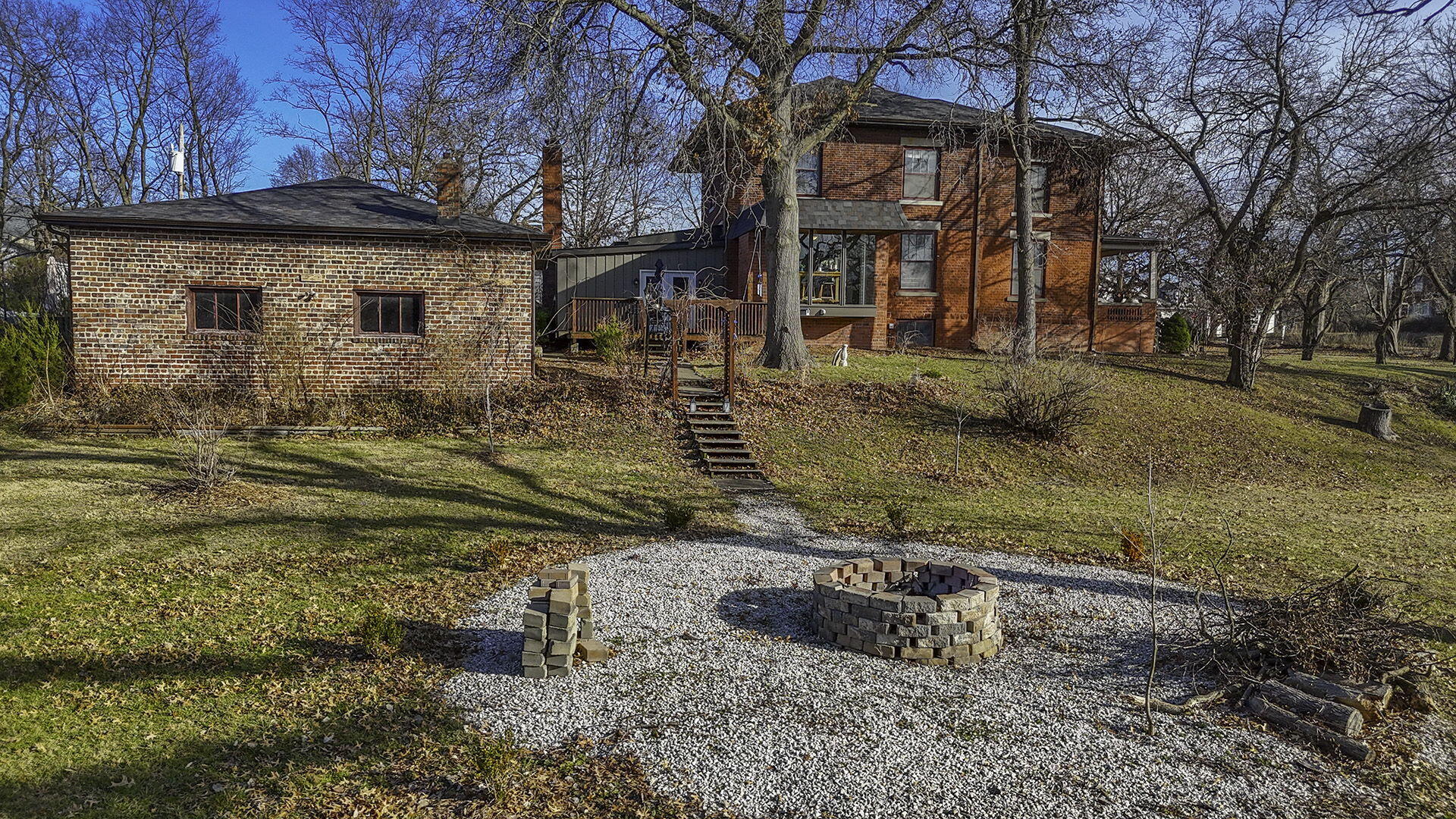 MOBERLY, Missouri, 65270, United States, 5 Bedrooms Bedrooms, ,5 BathroomsBathrooms,Residential,For Sale,2009284