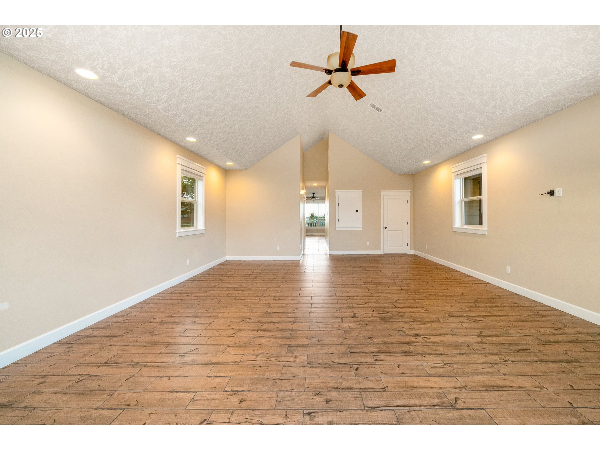 Tillamook, Oregon, 97141, United States, 3 Bedrooms Bedrooms, ,4 BathroomsBathrooms,Residential,For Sale,1998230