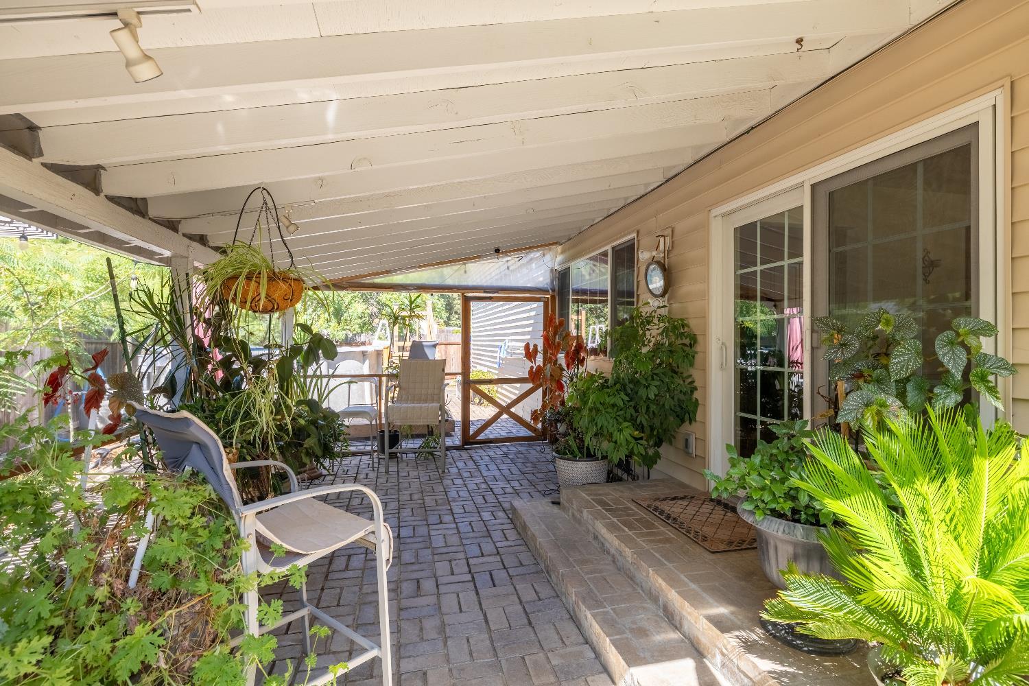 Citrus Heights, California, 95621, United States, 3 Bedrooms Bedrooms, ,2 BathroomsBathrooms,Residential,For Sale,2015324