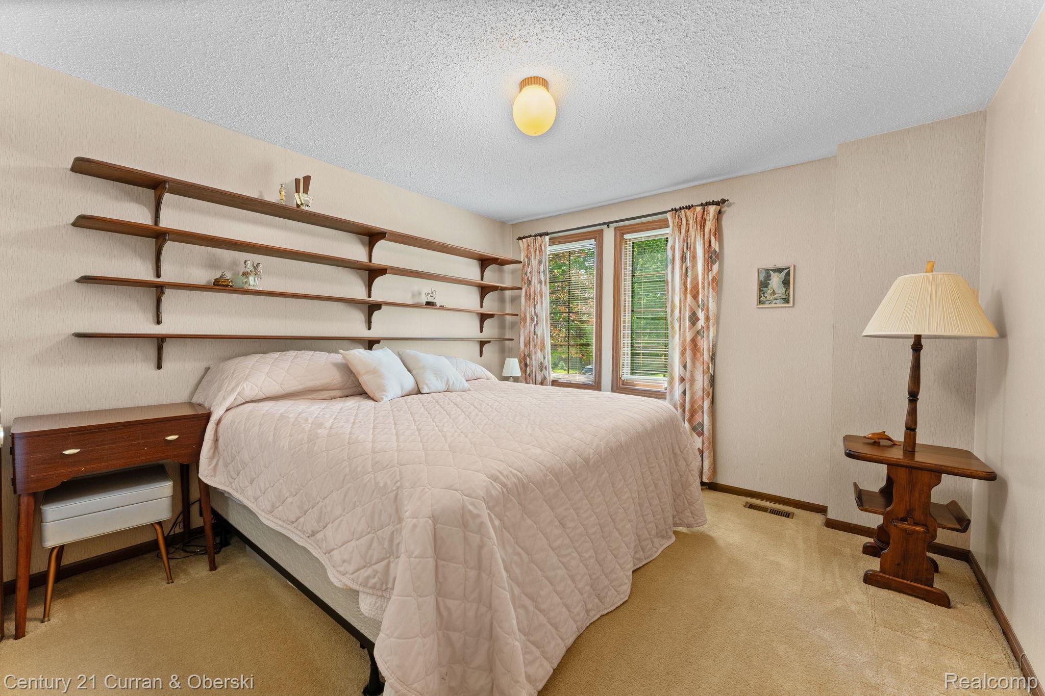 Novi, Michigan, 48375, United States, 4 Bedrooms Bedrooms, ,3 BathroomsBathrooms,Residential,For Sale,2048912