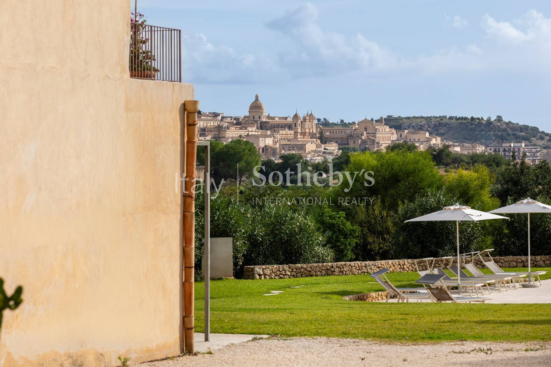  Renovated old Sicilian farmyard with views over Noto - 物件實景