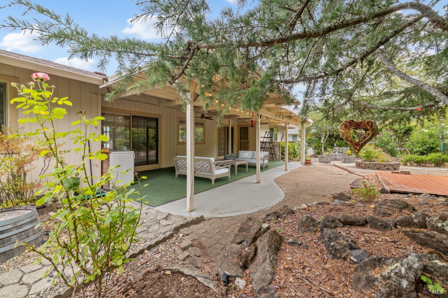 Santa Rosa, California, 95409, United States, 3 Bedrooms Bedrooms, ,2 BathroomsBathrooms,Residential,For Sale,1983048