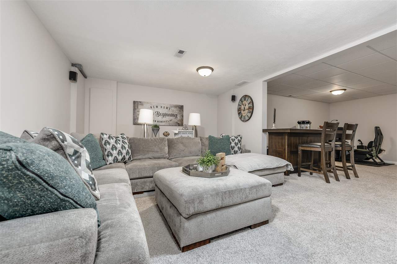 Richmond, Indiana, 47374, United States, 4 Bedrooms Bedrooms, ,4 BathroomsBathrooms,Residential,For Sale,1956256