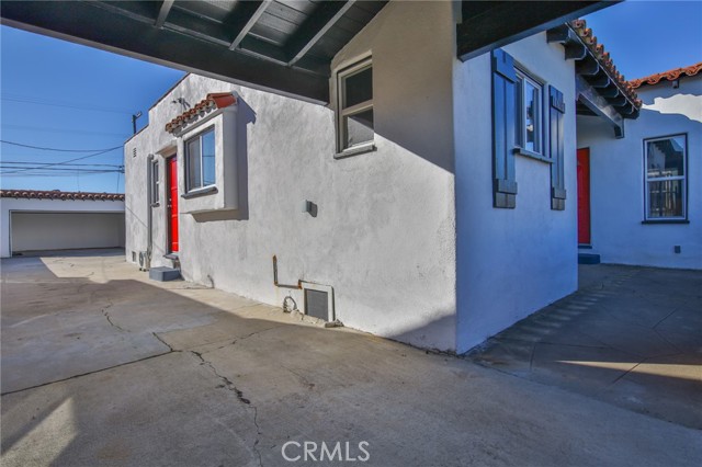 Los Angeles, California, 90047, United States, 5 Bedrooms Bedrooms, ,Residential,For Sale,2009243