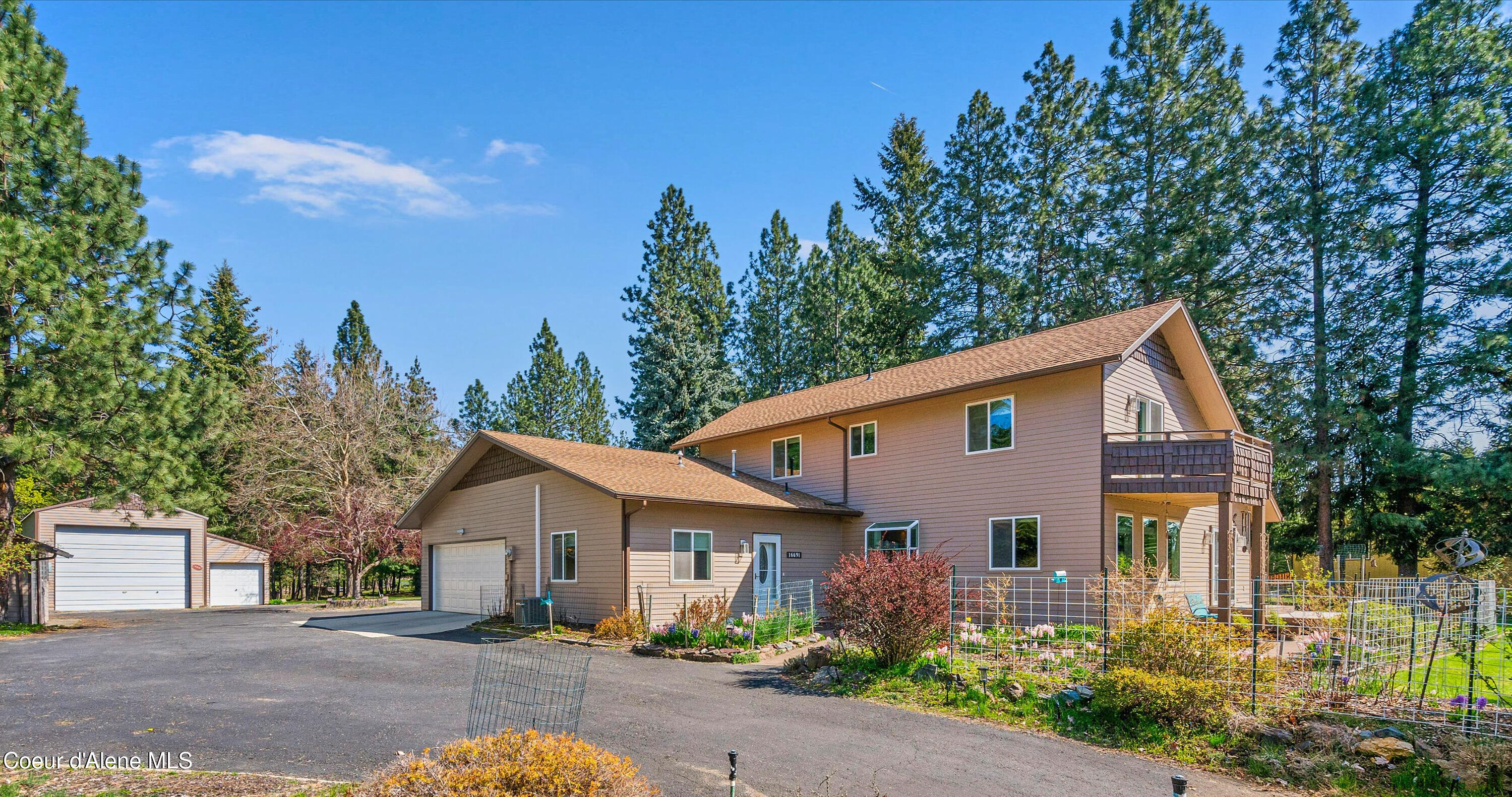 Hauser, Idaho, 83854, United States, 3 Bedrooms Bedrooms, ,3 BathroomsBathrooms,Residential,For Sale,1974734