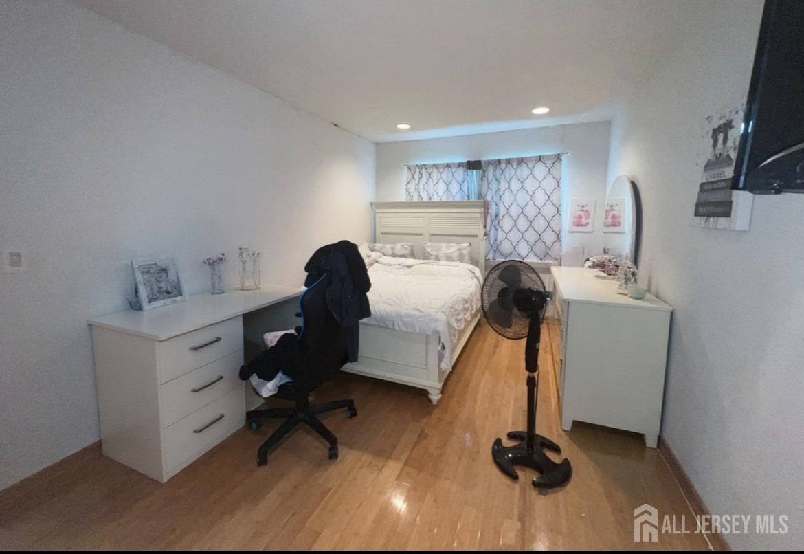 East Brunswick, New Jersey, 08816, United States, 4 Bedrooms Bedrooms, ,3 BathroomsBathrooms,Residential,For Sale,1934304