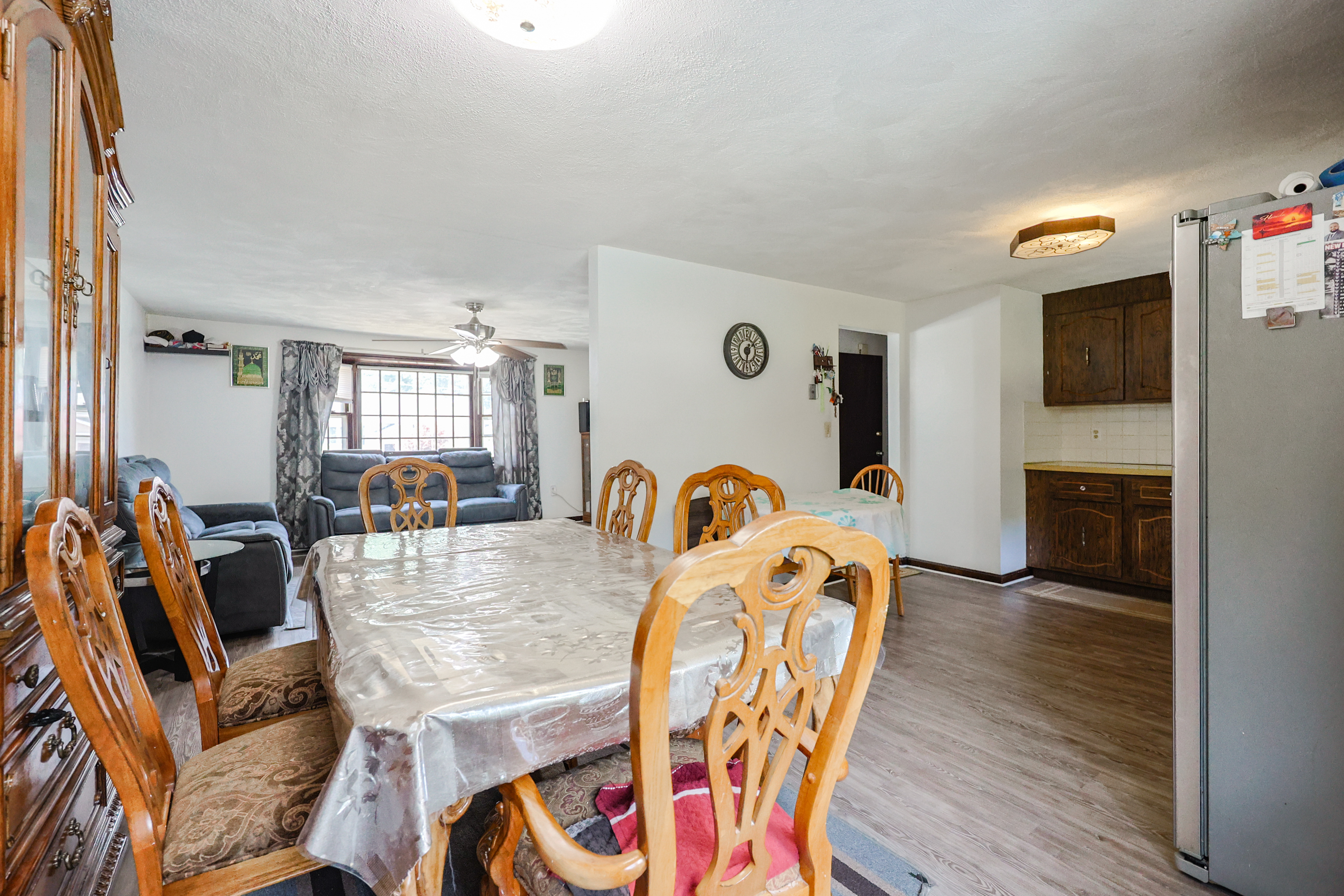 Burlington, Massachusetts, 01803, United States, 3 Bedrooms Bedrooms, ,1 BathroomBathrooms,Residential,For Sale,1906310