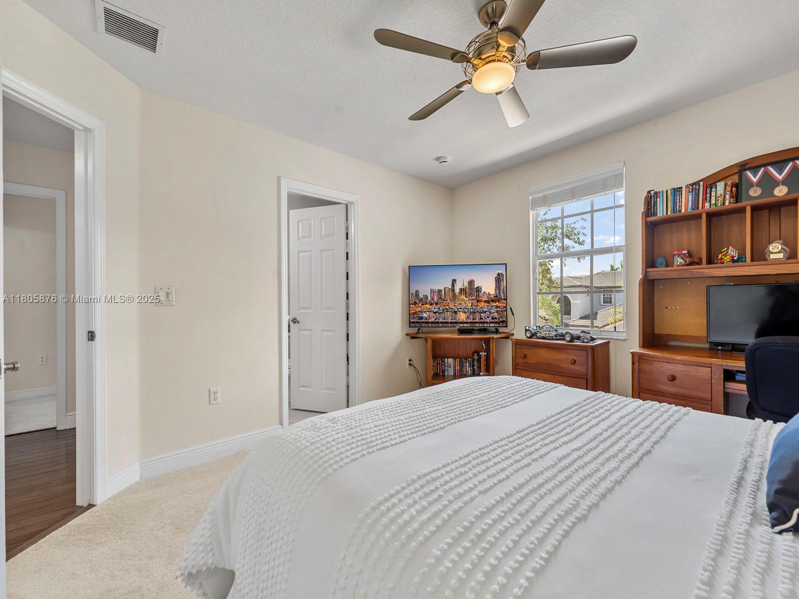 Weston, Florida, 33332, United States, 5 Bedrooms Bedrooms, ,5 BathroomsBathrooms,Residential,For Sale,1826480
