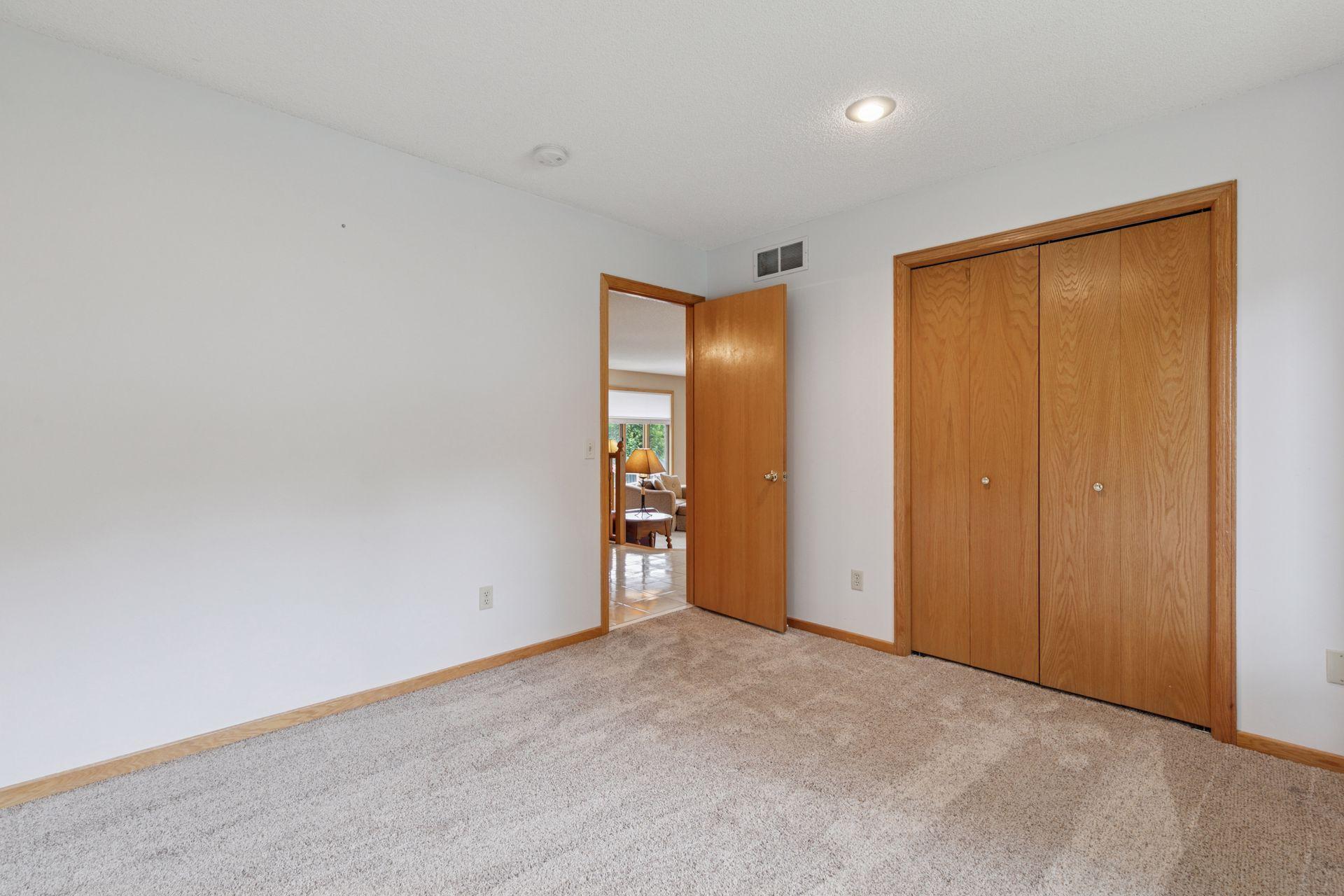 Lakeville, Minnesota, 55044, United States, 4 Bedrooms Bedrooms, ,1 BathroomBathrooms,Residential,For Sale,1867089