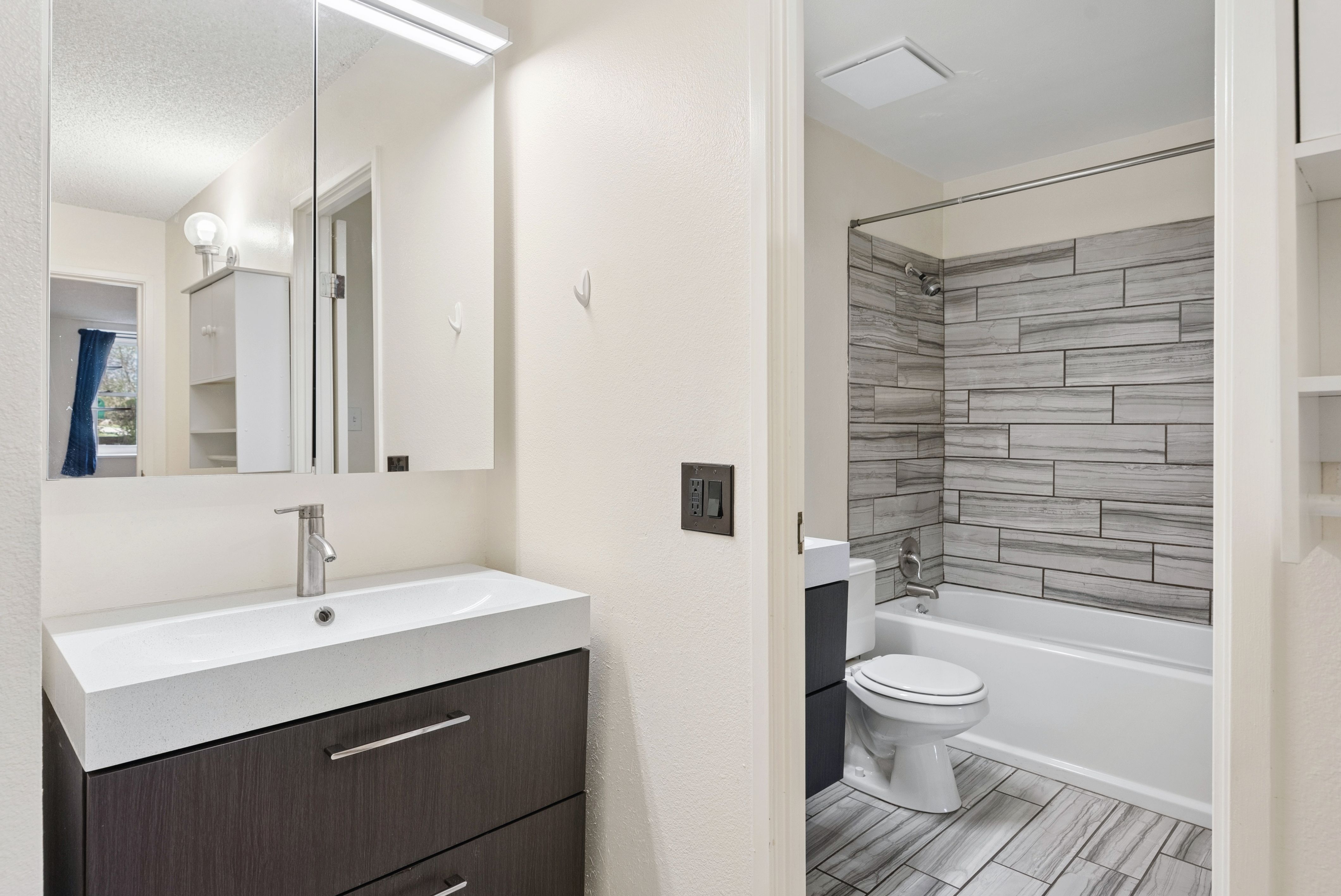  Move-In Ready Condo In Prime Golden Location - 物件實景