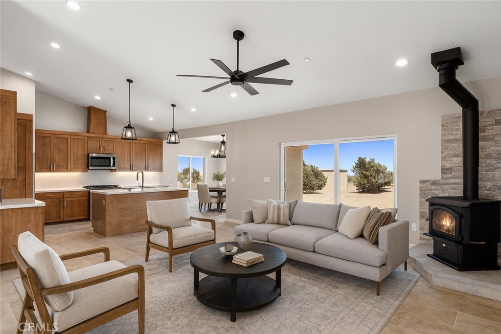 Phelan, California, 92371, United States, 3 Bedrooms Bedrooms, ,3 BathroomsBathrooms,Residential,For Sale,1927192