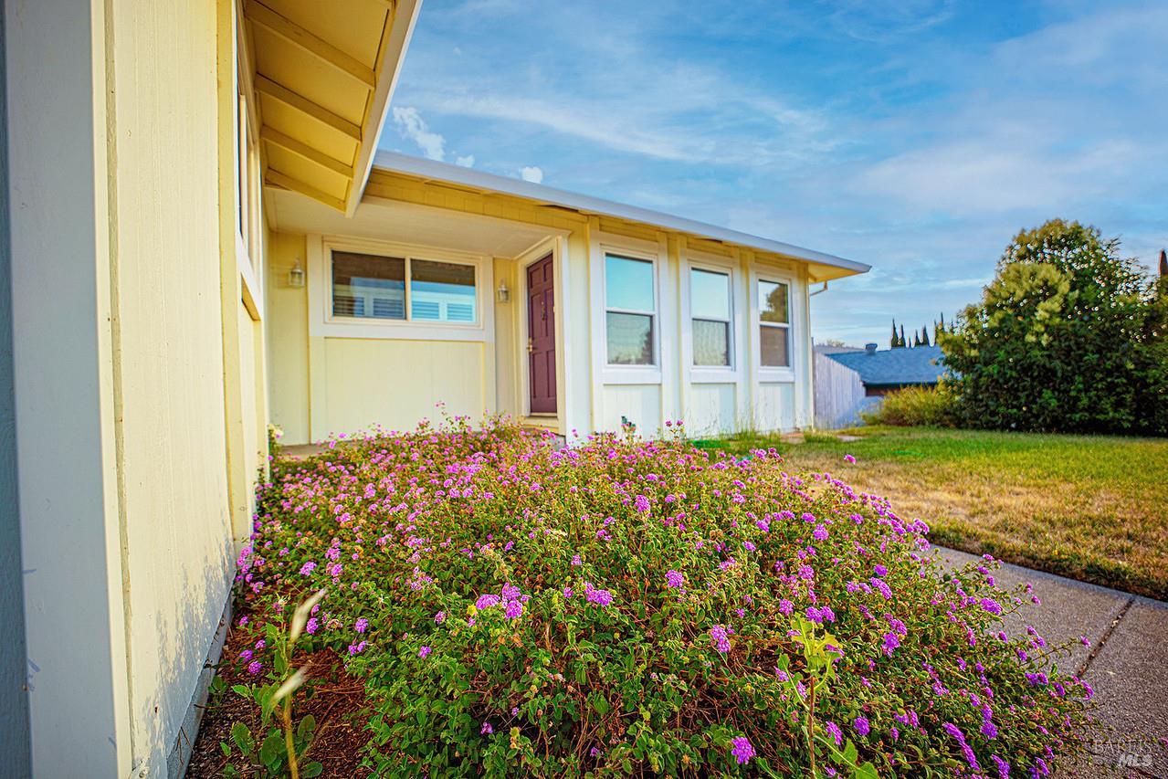 Vacaville, California, 95687, United States, 3 Bedrooms Bedrooms, ,2 BathroomsBathrooms,Residential,For Sale,1882664
