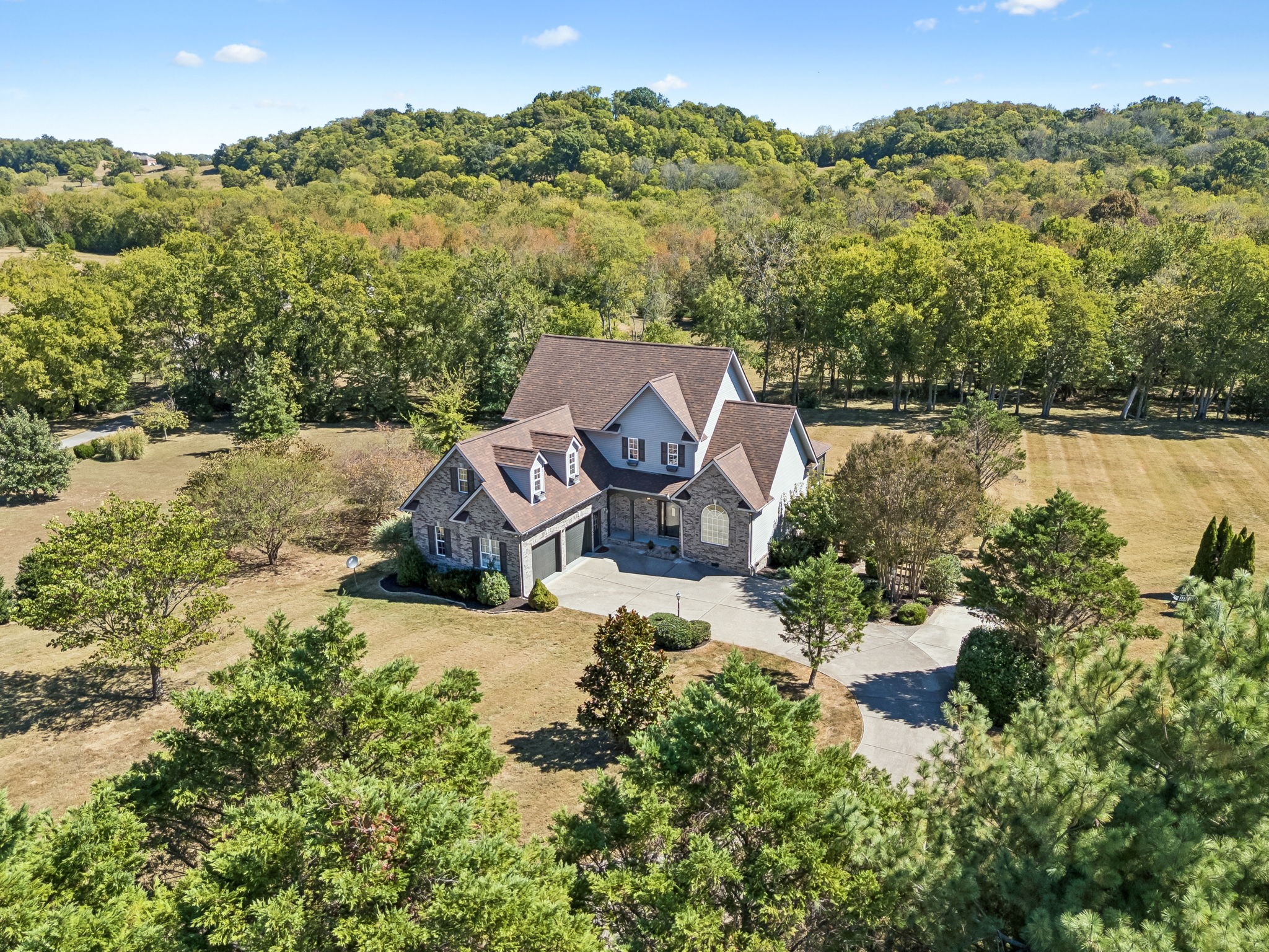  2216 Twin Peaks Ct, Spring Hill, TN, 37174 - 物件實景
