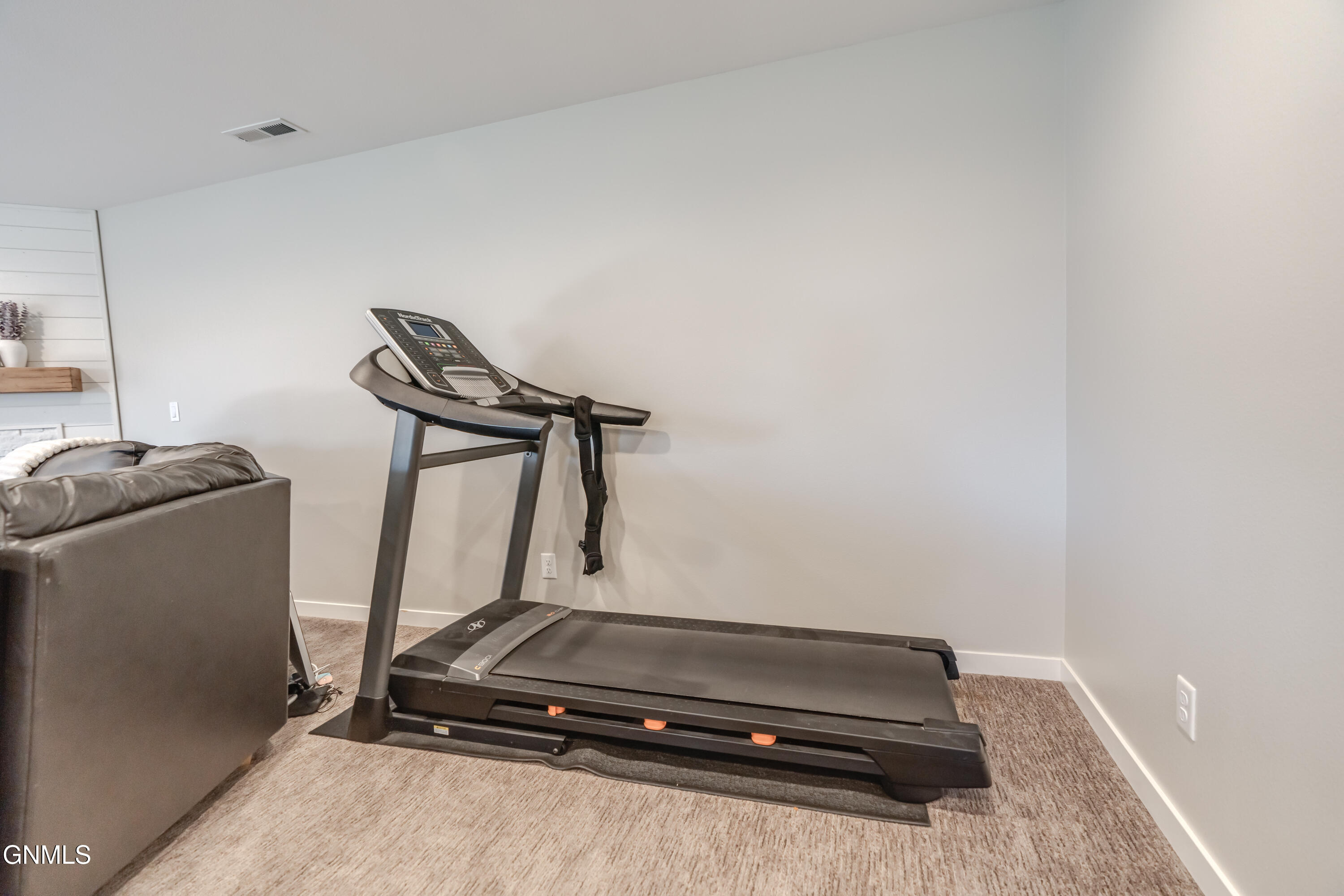 Bismarck, North Dakota, 58504, United States, 5 Bedrooms Bedrooms, ,2 BathroomsBathrooms,Residential,For Sale,1986096