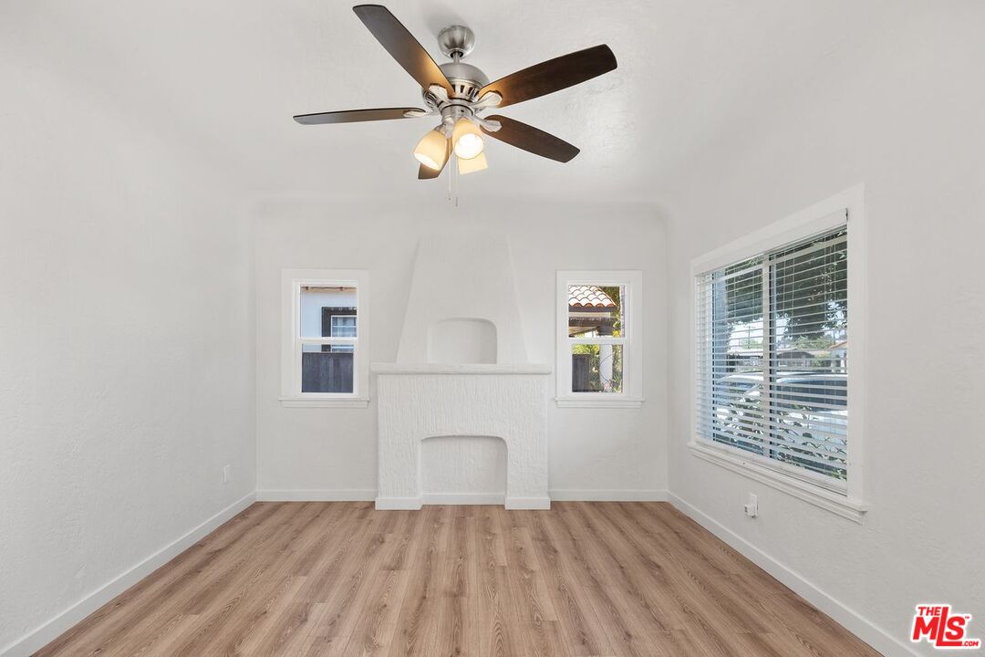 Los Angeles, California, 90059, United States, 2 Bedrooms Bedrooms, ,1 BathroomBathrooms,Residential,For Sale,1847289
