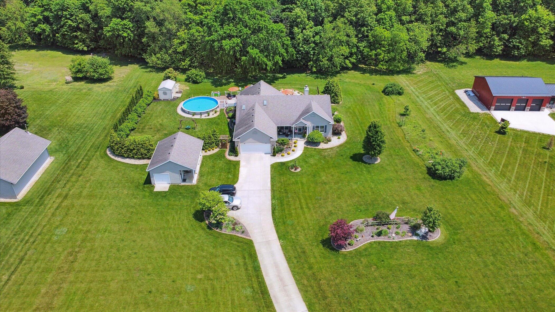 Edwardsburg, Michigan, 49112, United States, 4 Bedrooms Bedrooms, ,4 BathroomsBathrooms,Residential,For Sale,1989598