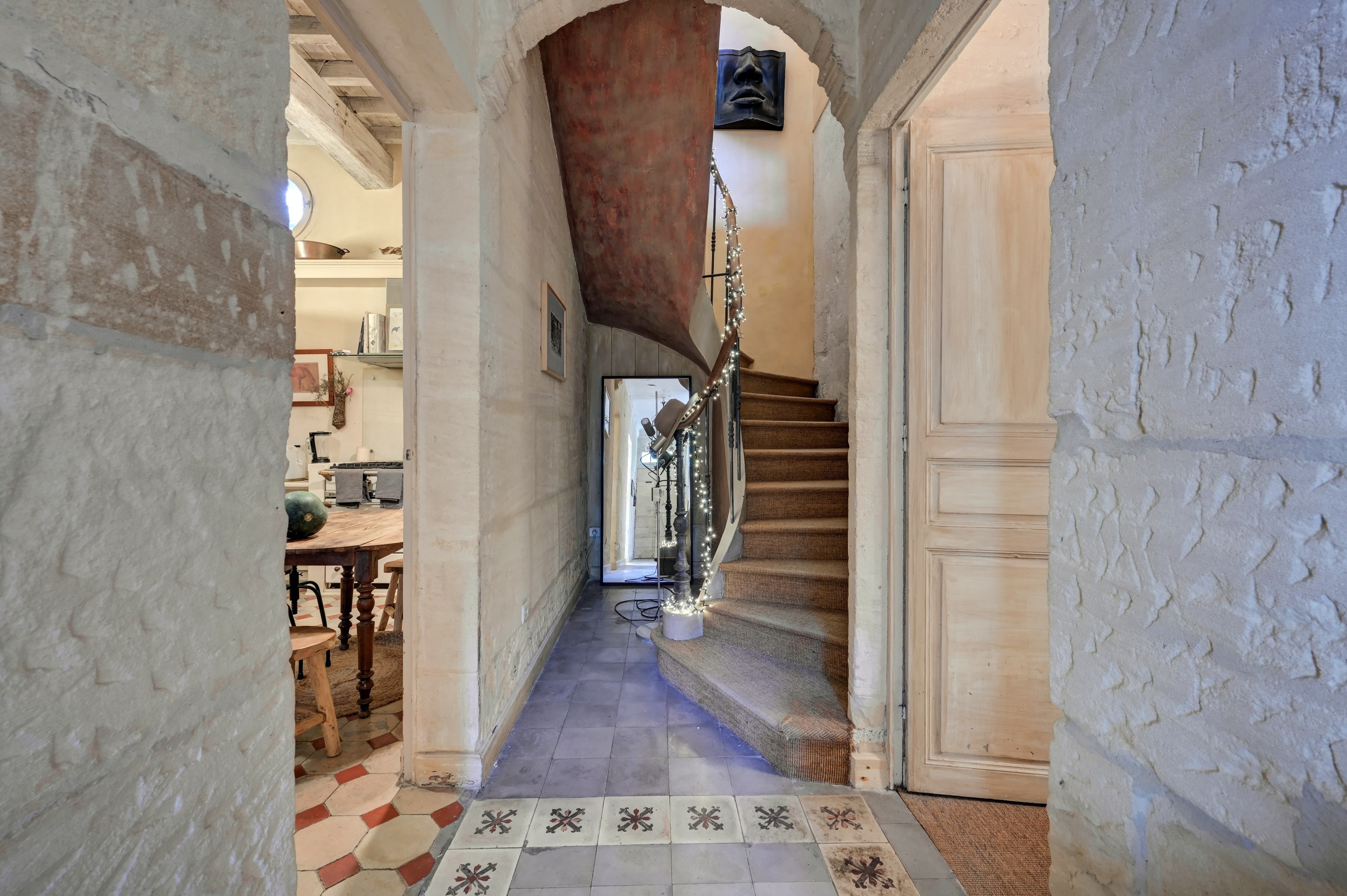 Characterful period house within walking distance of the center of Fontvieille. - 物件實景