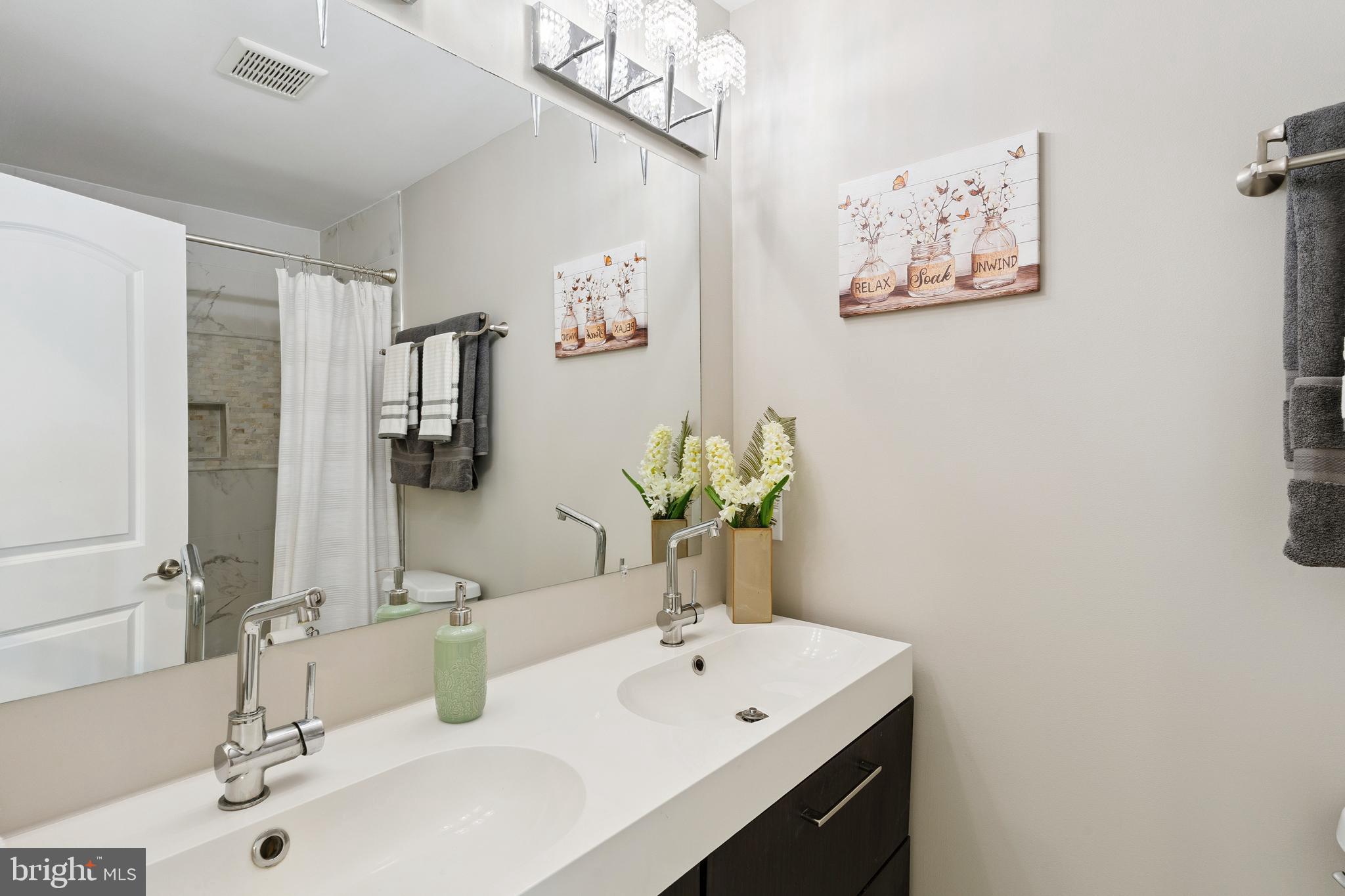 Washington, District of Columbia, 20011, United States, 3 Bedrooms Bedrooms, ,4 BathroomsBathrooms,Residential,For Sale,1935527
