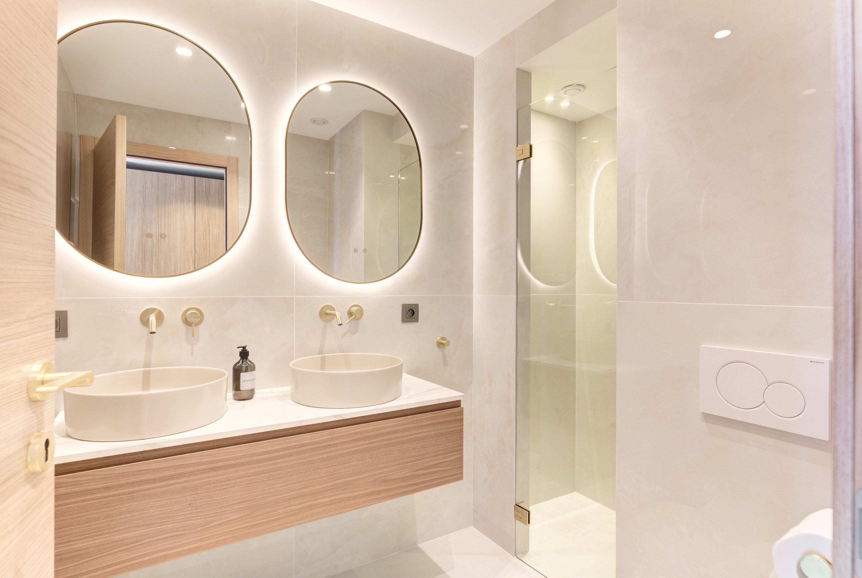  Renovated 3-bedroom apartment with sea view and terrace – Palm Beach, Cannes - 物件實景