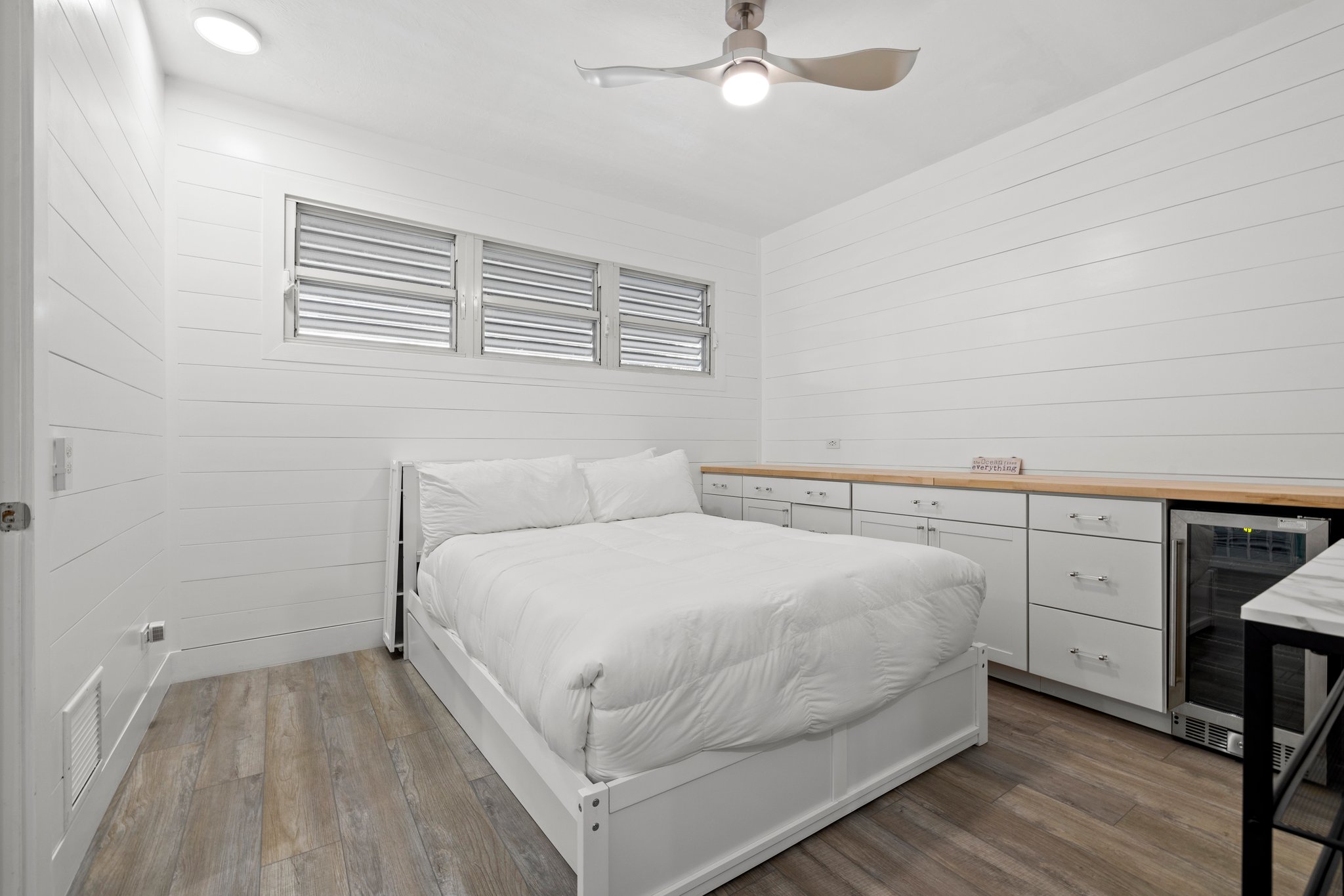 Longboat Key, Florida, 34228, United States, 2 Bedrooms Bedrooms, ,2 BathroomsBathrooms,Residential,For Sale,1851438