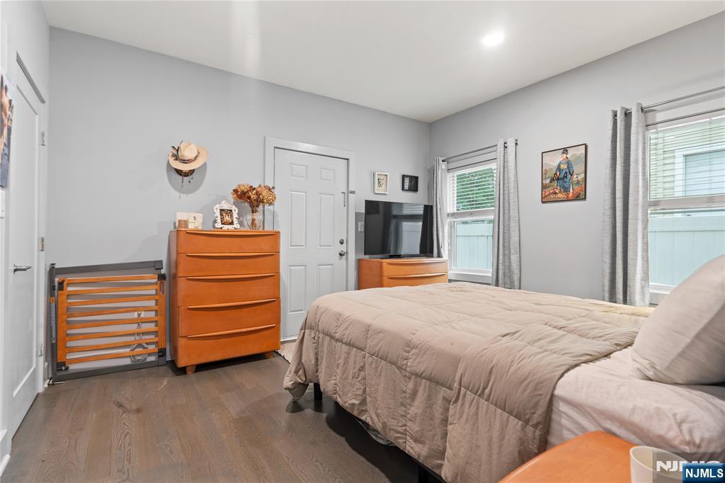 Jersey City, New Jersey, 07307, United States, 3 Bedrooms Bedrooms, ,2 BathroomsBathrooms,Residential,For Sale,1918659