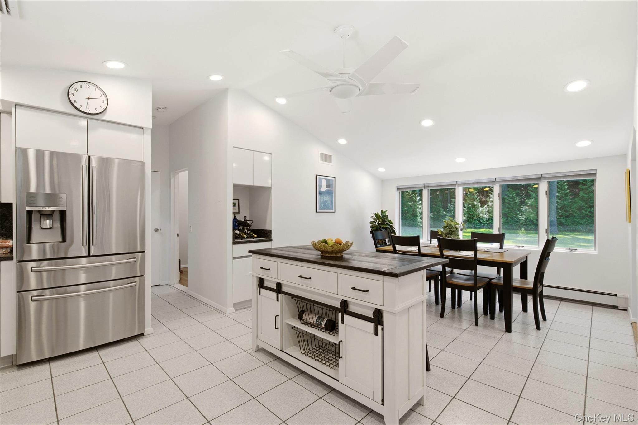  355 Bread And Cheese Hollow Road, Northport, NY, 11768 - 物件實景