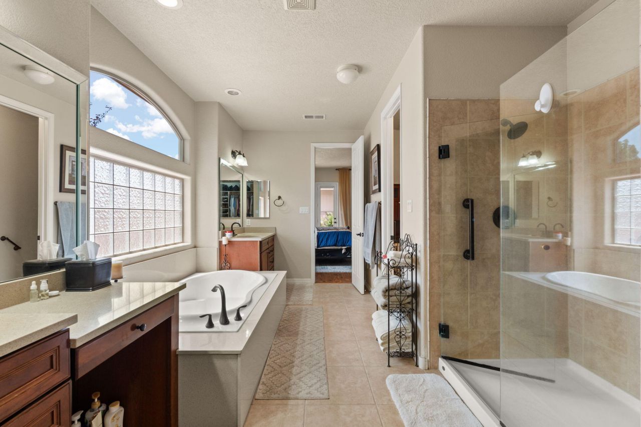 Rio Rancho, New Mexico, 87144, United States, 4 Bedrooms Bedrooms, ,3 BathroomsBathrooms,Residential,For Sale,1918092