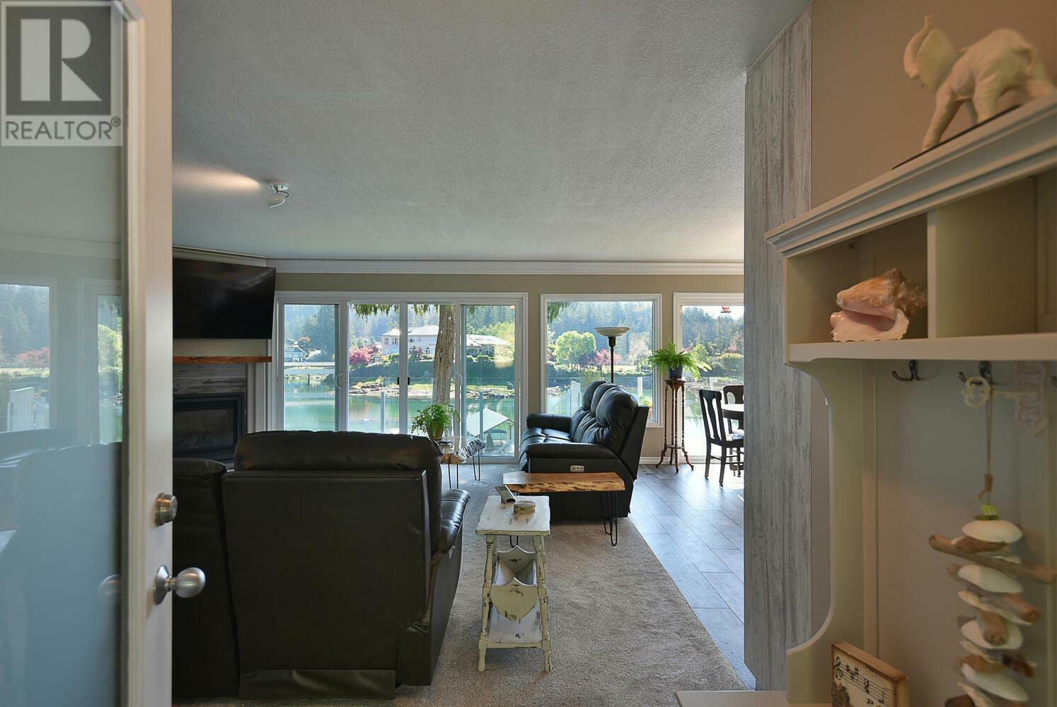 MADEIRA PARK, British Columbia, V0N 2H1, CA, 3 Bedrooms Bedrooms, ,3 BathroomsBathrooms,Residential,For Sale,1837526