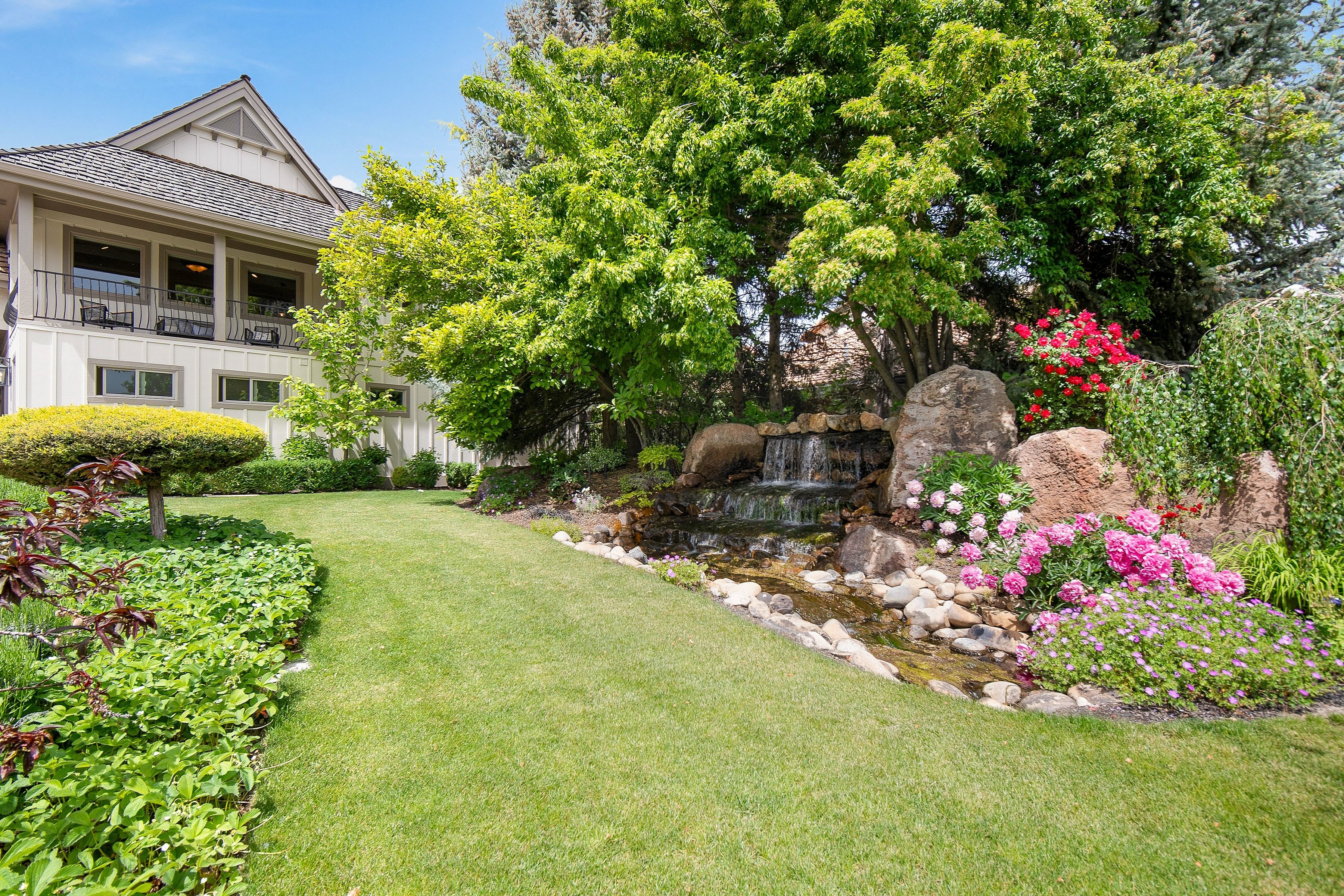  Gated Waterfront Luxury in Eagle’s Prestigious Pointe at Two Rivers - 物件實景