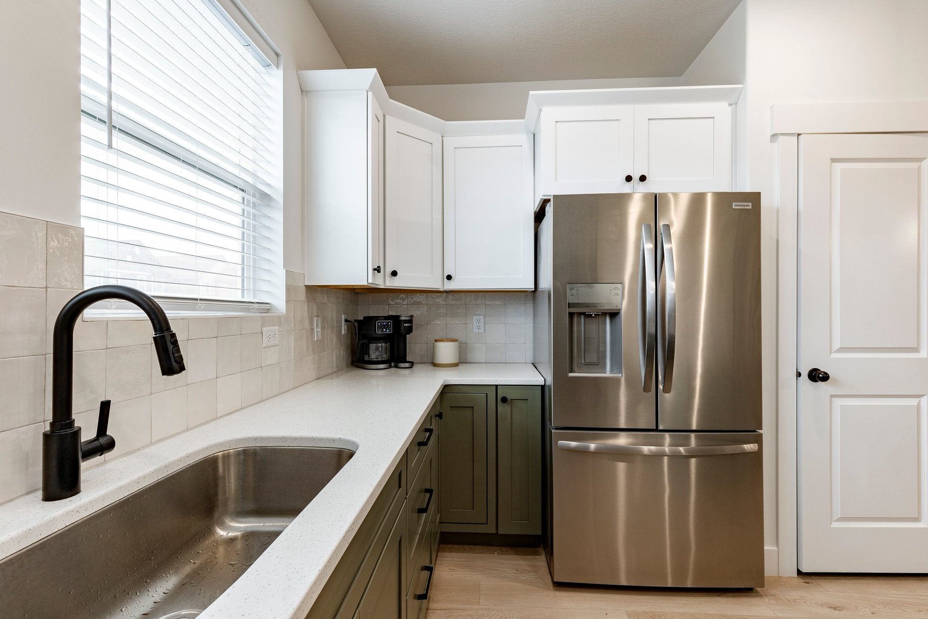  Beautifully Upgraded Townhome - 物件實景