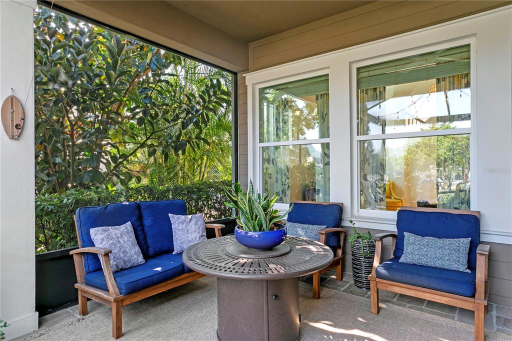 Lithia, Florida, 33547, United States, 5 Bedrooms Bedrooms, ,4 BathroomsBathrooms,Residential,For Sale,1997364