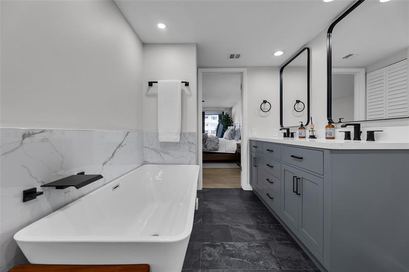 Hillsboro Beach, Florida, 33062, United States, 2 Bedrooms Bedrooms, ,3 BathroomsBathrooms,Residential,For Sale,1942268