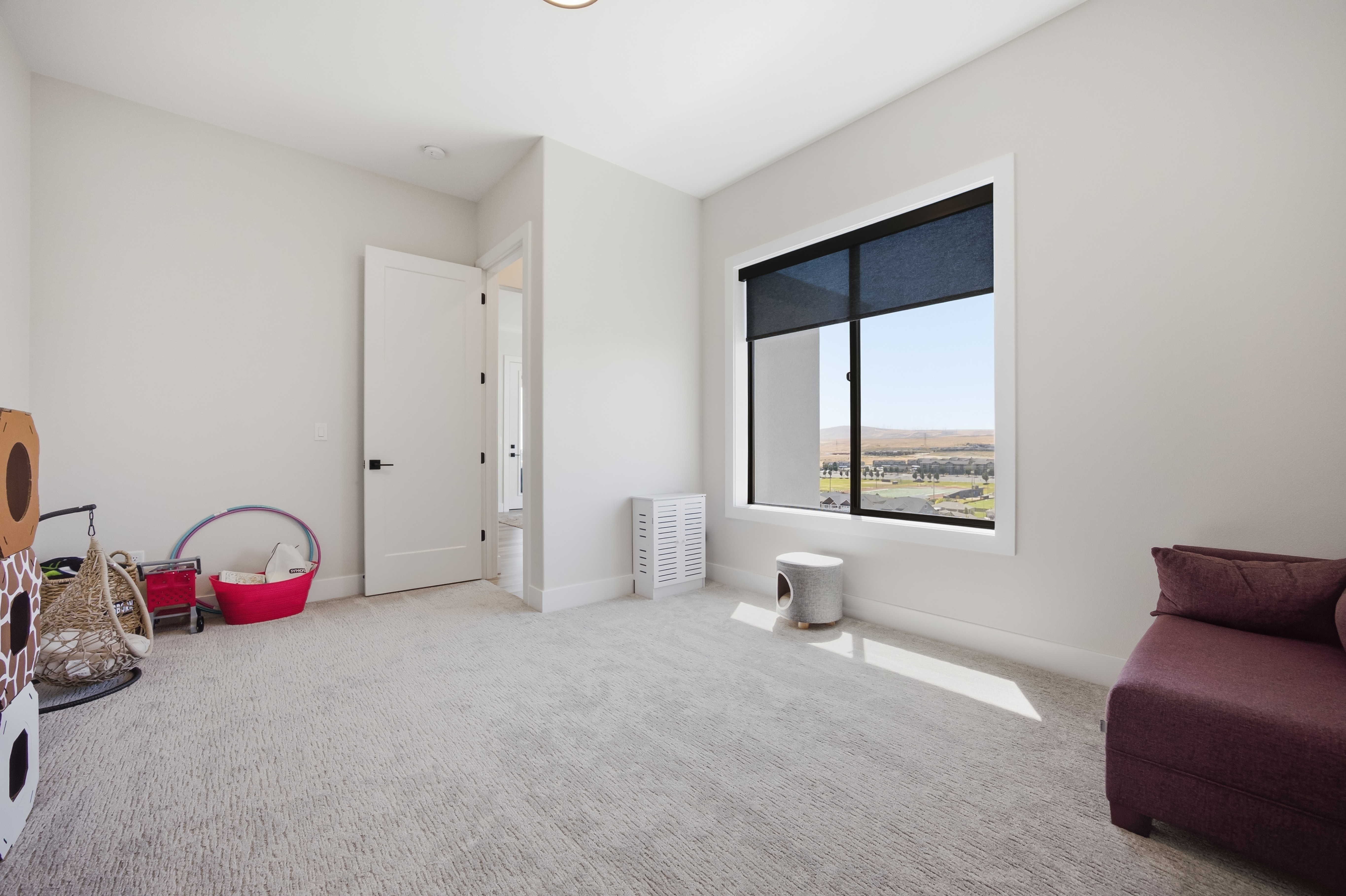  Discover This Stunning Resale Prodigy Homes Aria Basement Model - 物件實景