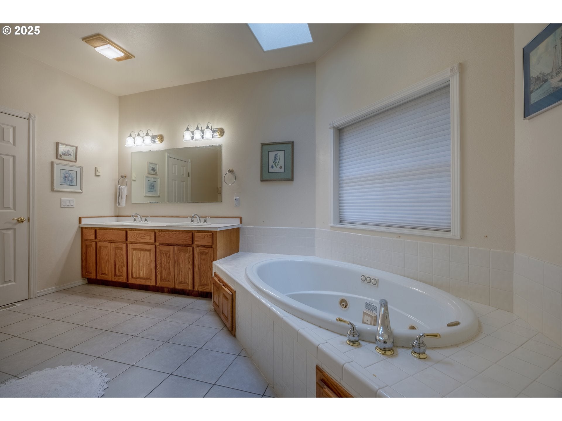 LincolnCity, Oregon, 97367, United States, 4 Bedrooms Bedrooms, ,3 BathroomsBathrooms,Residential,For Sale,1994923