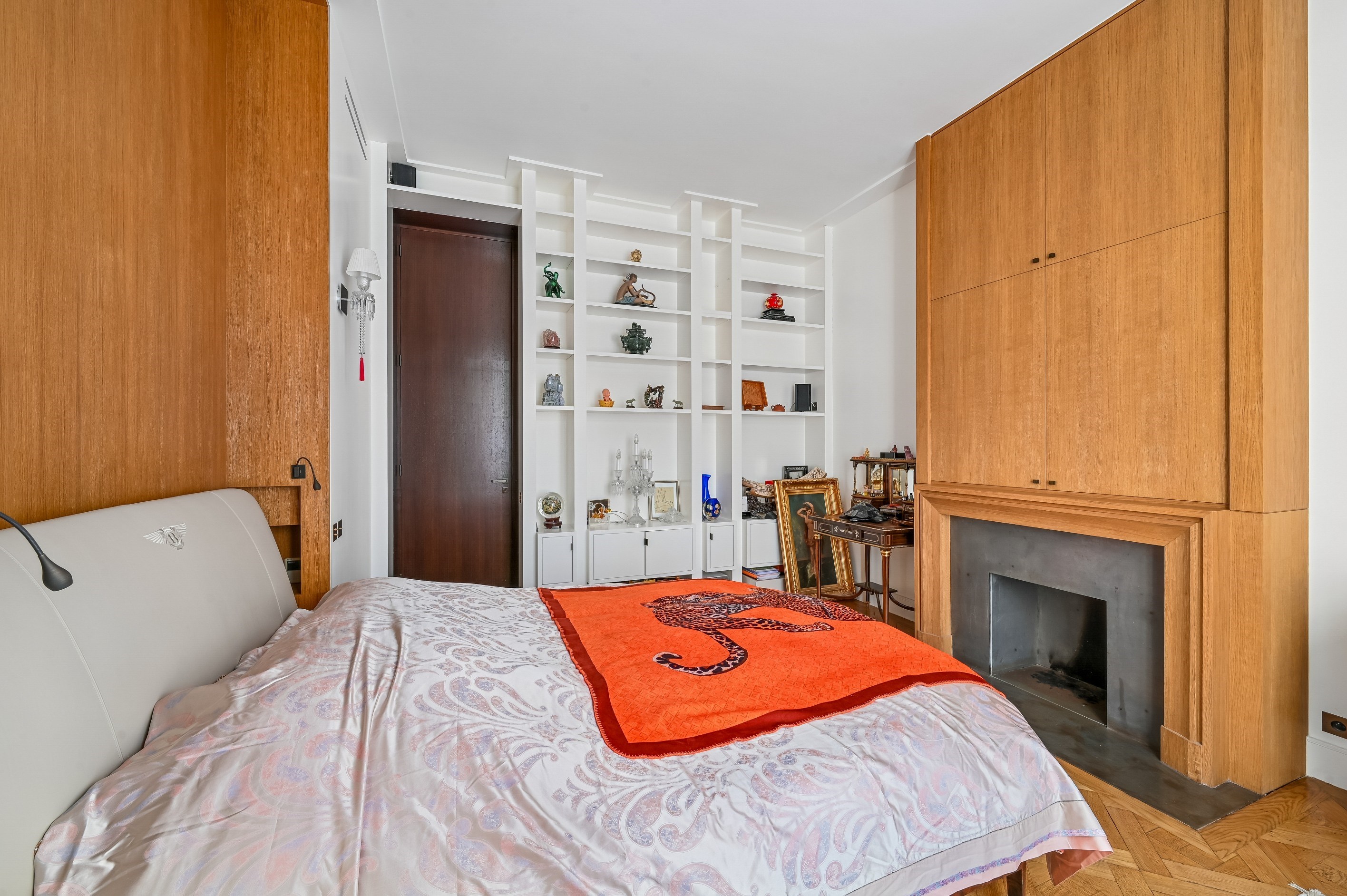  Avenue Foch — Exceptional Duplex Designed by Pierre Yovanovitch with Landscaped… - 物件實景