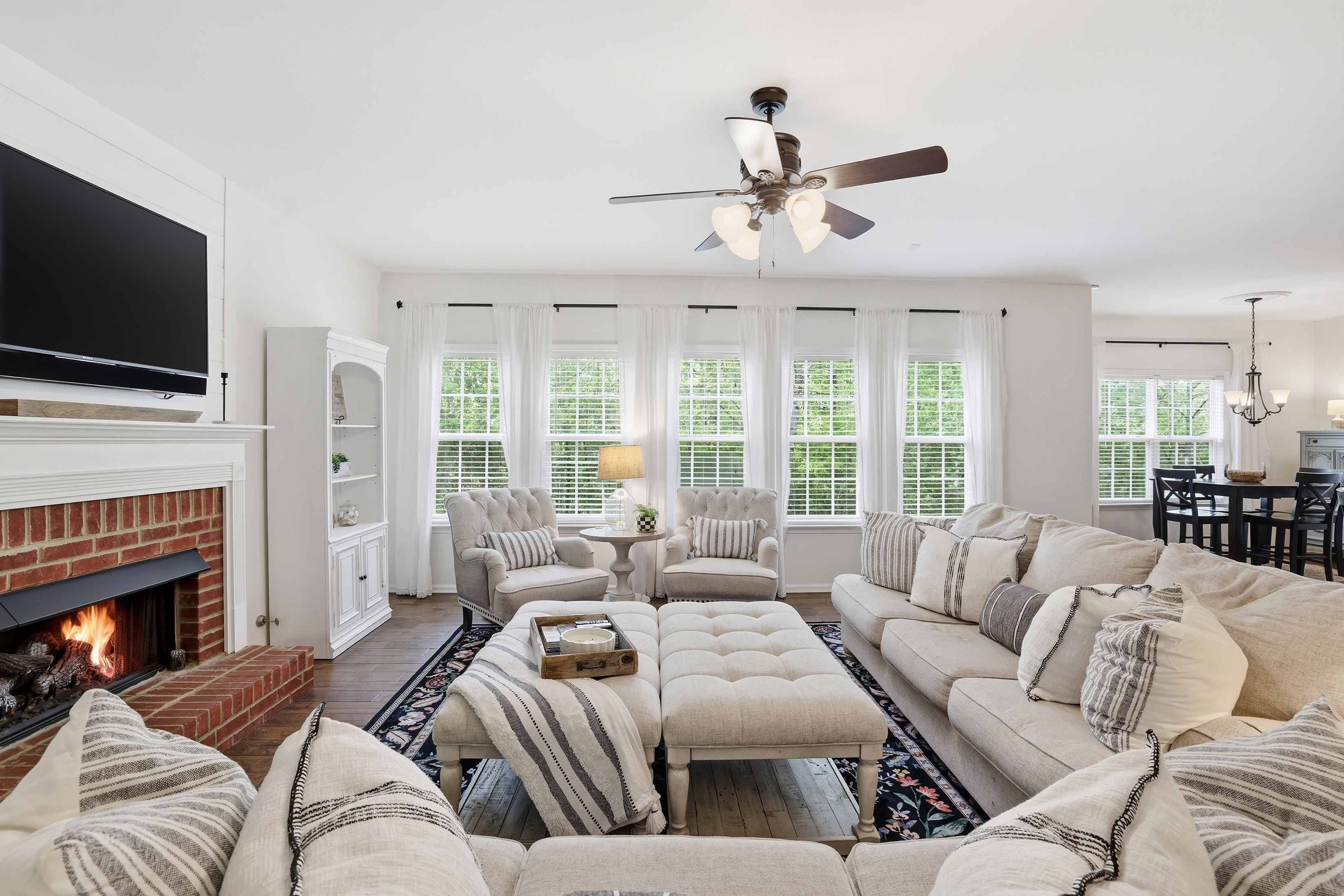  Classic Beauty in Amenity-rich Parkstone Community - 物件實景