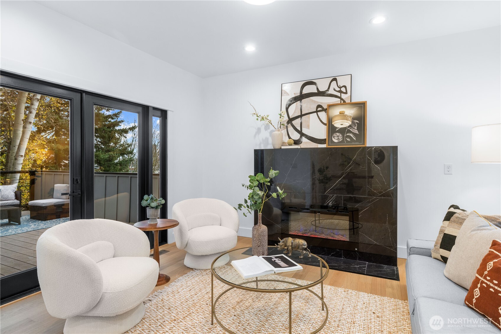 Seattle, Washington, 98109, United States, 3 Bedrooms Bedrooms, ,1 BathroomBathrooms,Residential,For Sale,1999766