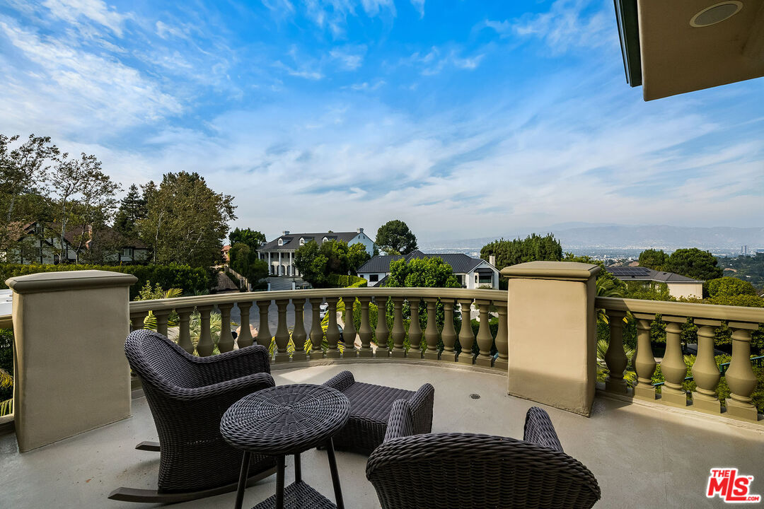 Beverly Hills, California, 90210, United States, 4 Bedrooms Bedrooms, ,5 BathroomsBathrooms,Residential,For Sale,1919871