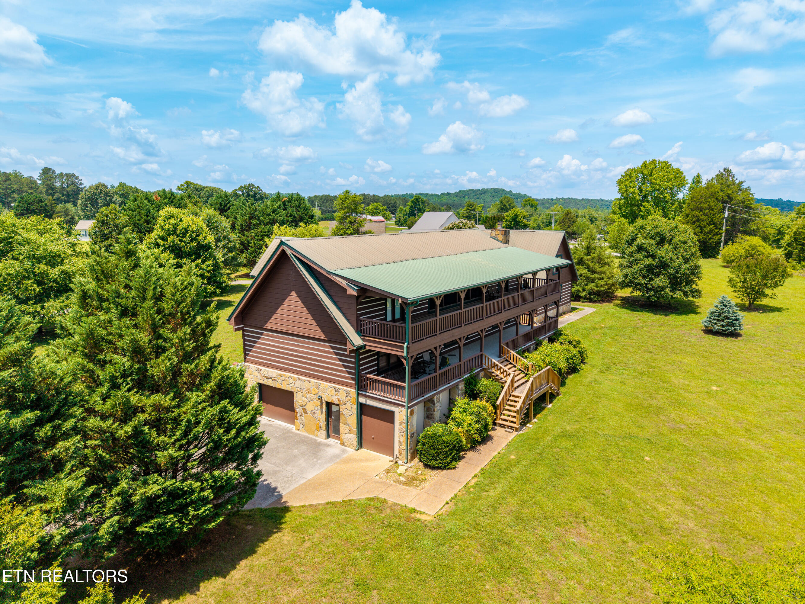 Vonore, Tennessee, 37885, United States, 3 Bedrooms Bedrooms, ,4 BathroomsBathrooms,Residential,For Sale,2048933