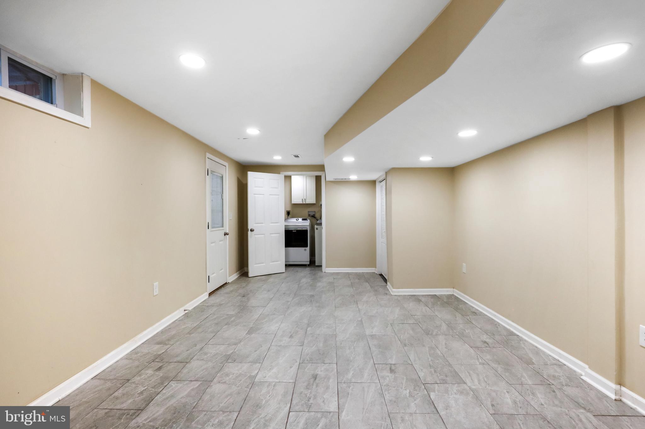 Glen Burnie, Maryland, 21061, United States, 4 Bedrooms Bedrooms, ,4 BathroomsBathrooms,Residential,For Sale,1900574