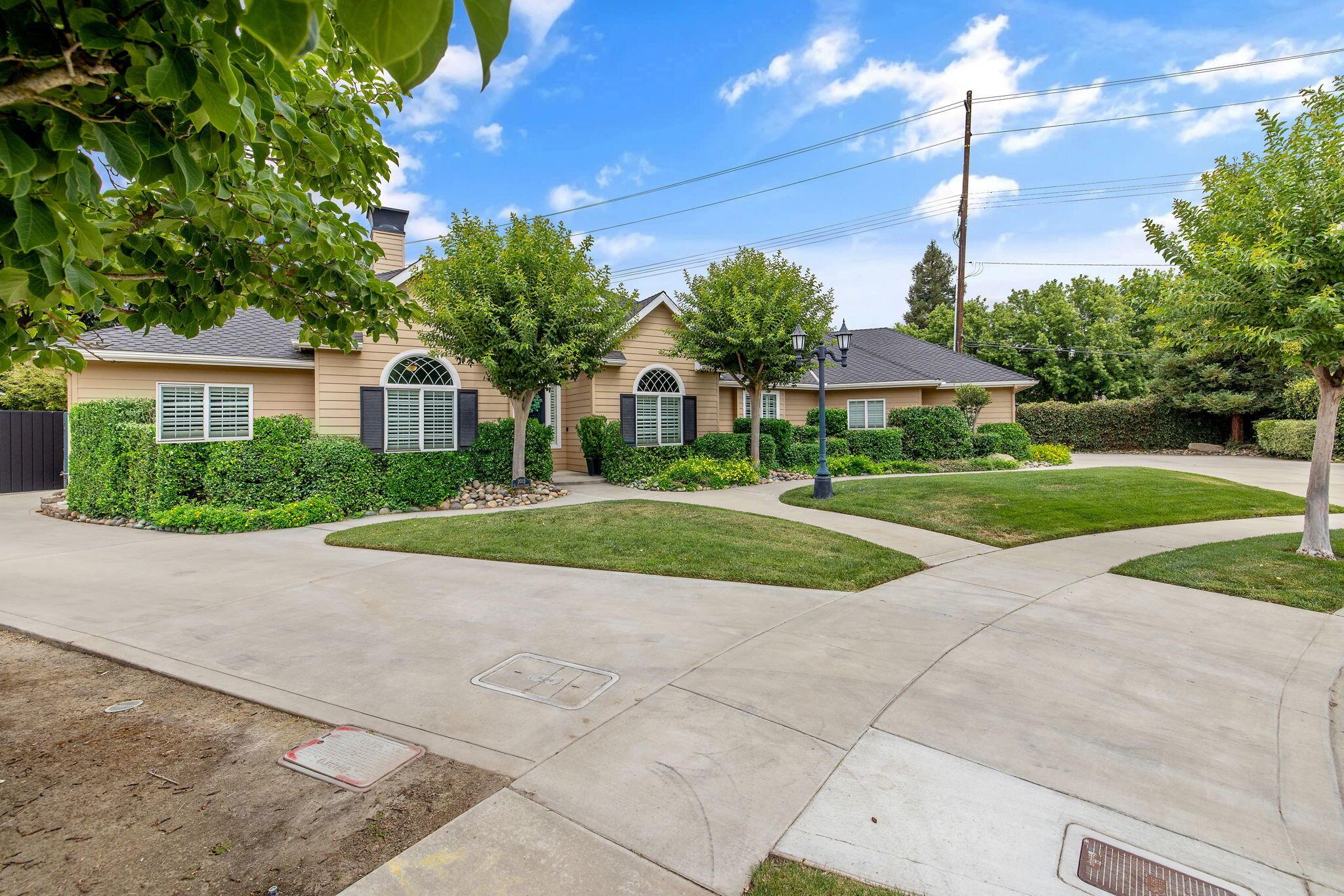 Visalia, California, 93277, United States, 3 Bedrooms Bedrooms, ,2 BathroomsBathrooms,Residential,For Sale,2048559