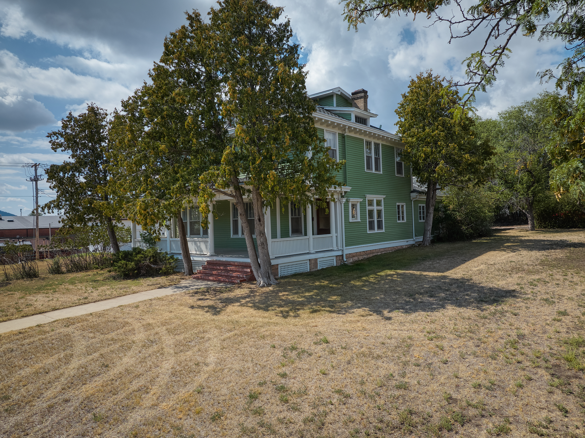 Hot Springs, South Dakota, 57747, United States, 5 Bedrooms Bedrooms, ,4 BathroomsBathrooms,Residential,For Sale,1983319