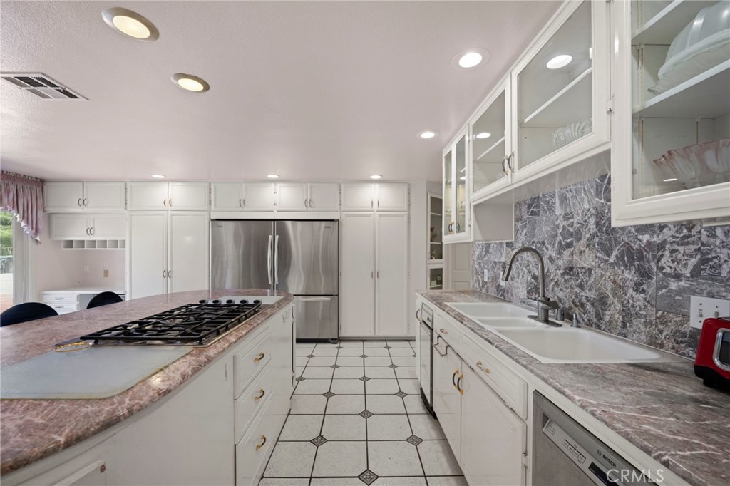 Hemet, California, 92544, United States, 5 Bedrooms Bedrooms, ,4 BathroomsBathrooms,Residential,For Sale,1896645
