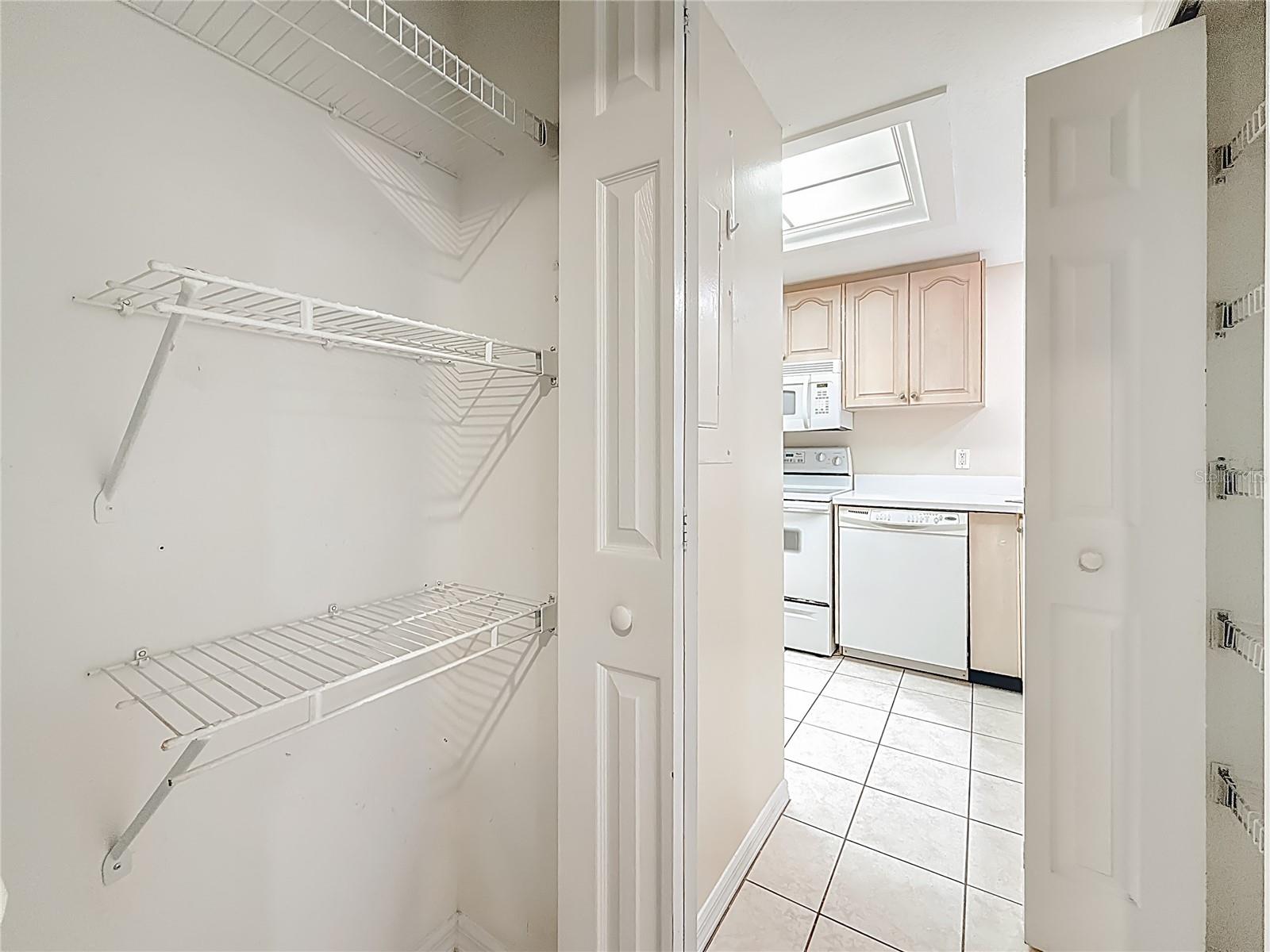 Madeira Beach, Florida, 33708, United States, 2 Bedrooms Bedrooms, ,2 BathroomsBathrooms,Residential,For Sale,1985682